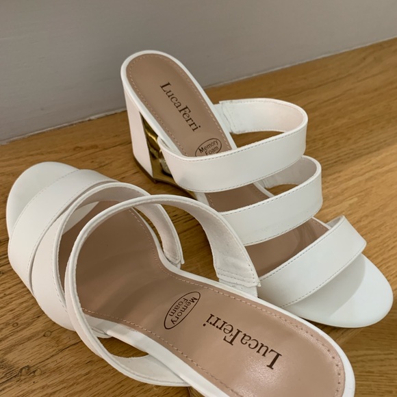 Summer Sandals - New in Box - Picture 3 of 7